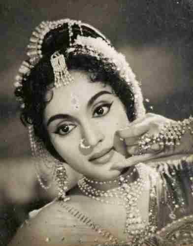Cinemaazi wishes Vyjayanthimala a very Happy Birthday!