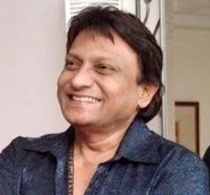 Cinemaazi wishes Shabbir Kumar a very Happy Birthday!